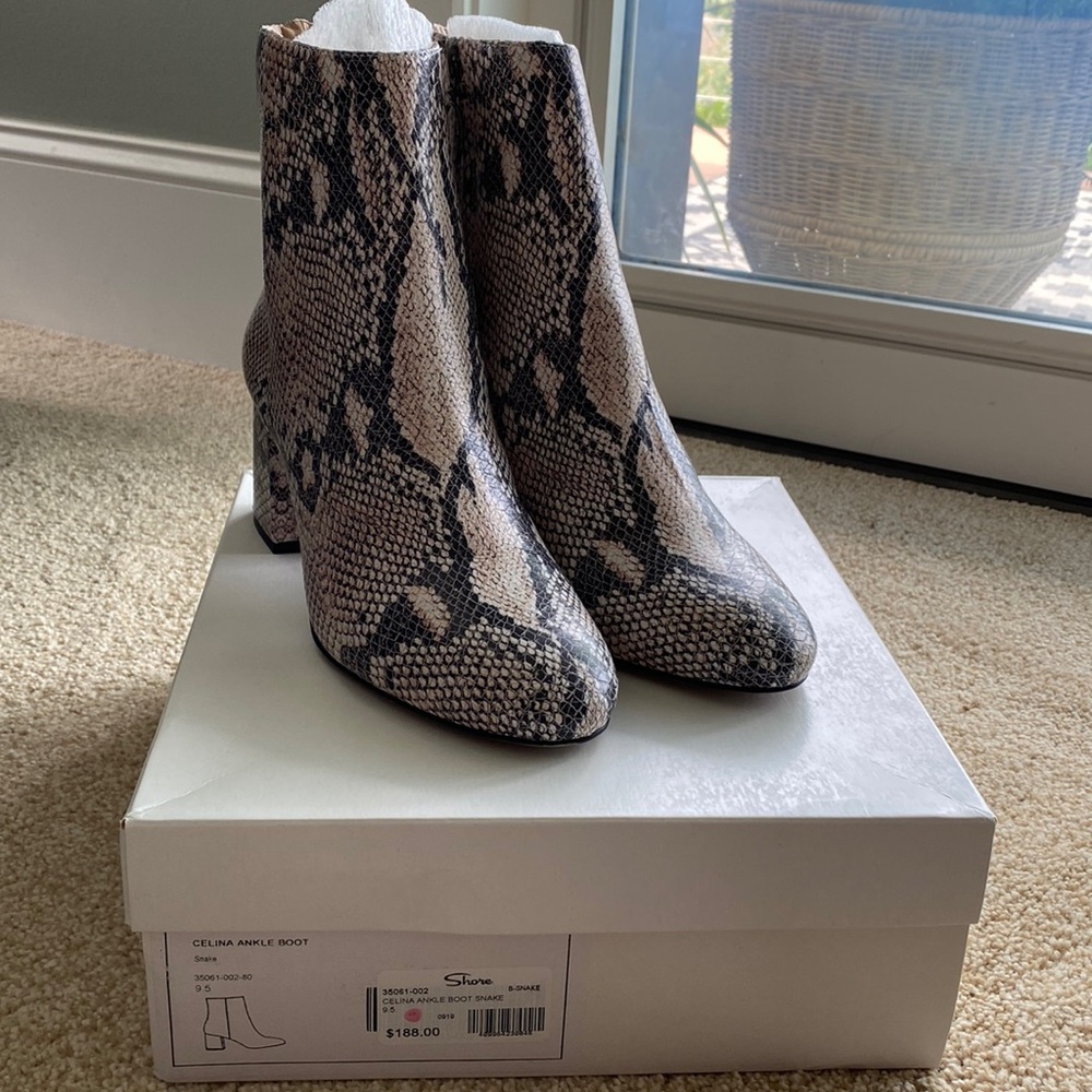 *NEW*  ABLE Celina Ankle Boot Snake 9.5